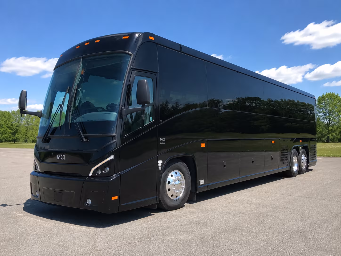 buses for concerts at pine knob meadow brook and little caesars arena