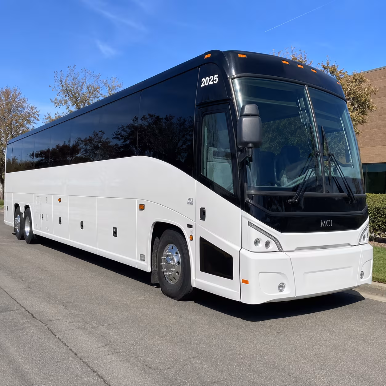 charter buses to michigan lottery amphitheatre at freedom hill